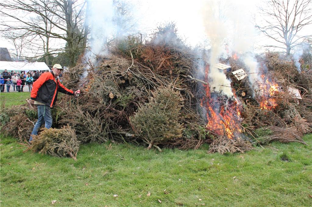 Osterfeuer in Lünen: Nach Corona-Zwangspause liegen erste Anmeldungen vor Bisher sind schon 13 Osterfeuer angemeldet worden.