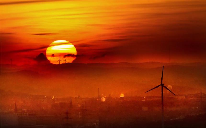 Hier könnten Dortmunds neue Windräder entstehen Bisher stehen in Dortmund nur sieben Windräder. Vom Fernsehturm aus sind einige von ihnen in Richtung Oespel und Witten zu sehen.