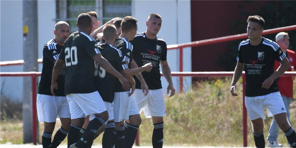 Kellerkind SG Victoria/SF legt sich Erfolgsrezept gegen Tabellenführer Marokko Herne zurecht Bislang hatte die SG Victoria/SF noch nicht oft Grund zu Jubeln, wie hier bei der 1:0-Führung gegen den VfB Habinghorst. Nach drei Spieltagen steht die Mannschaft von Trainer Danny Jordan noch ohne Punkte da.