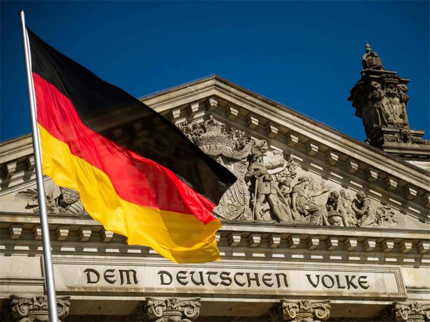 Cyber-Attacke: Hinweise auf Russland verdichten sich Bislang unbekannte Täter haben das interne Datennetz des Deutschen Bundestags attackiert. Foto: Gregor Fischer