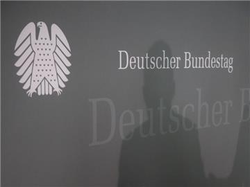 Bislang unbekannte Täter haben das interne Datennetz des Bundestags attackiert. Foto: Tim Brakemeier/Archiv