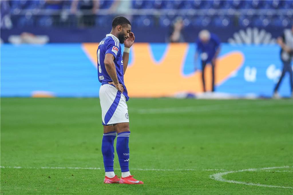 Schalke-Trainer van Wonderen steht vor dem Aus: Bitter enttäuscht: Moussa Sylla.