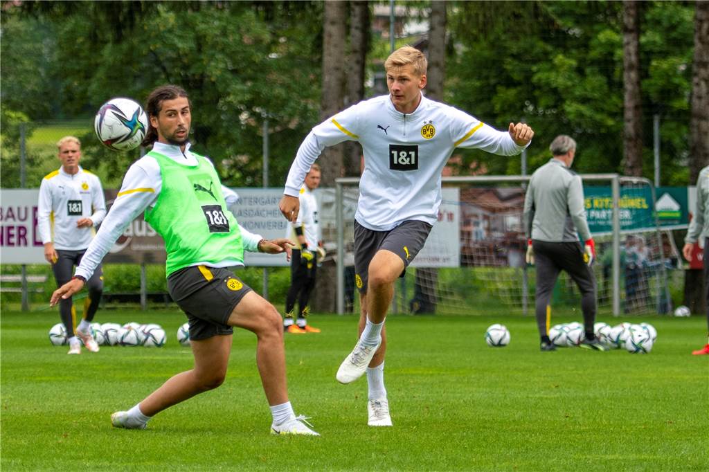 BVB-U23-Neuzugang Bjarne Pudel: Welcher Ex-Borusse sein größter Förderer war Bjarne Pudel im Zweikampf mit Adam Oudjani.