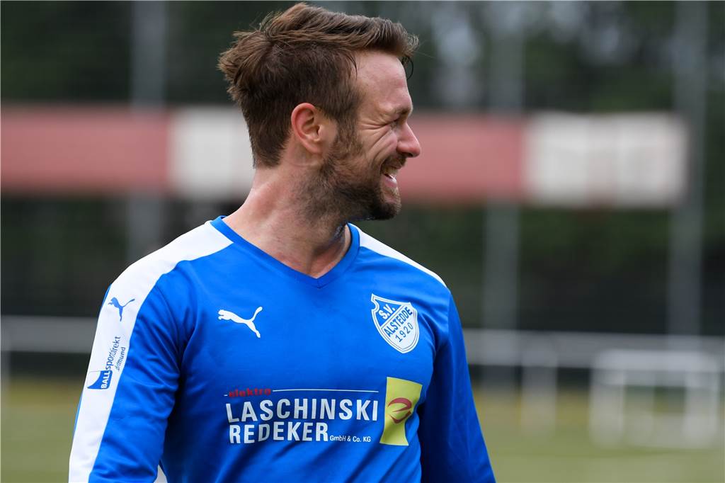 „Spieler, der einen mit Dirty Talk voll labert“: Gegen wen Tim Gehrmann gar nicht gerne spielt Björn Kadlubowski beeindruckt Tim Gehrmann mit seiner Schnelligkeit, seinem Körper und Stellungsspiel.