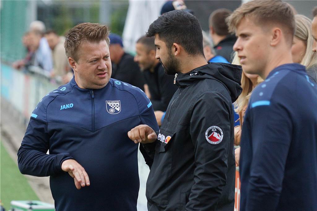 Vier Teams überragen, zwei suchen ihre Form: HSC-Dauerbrenner - VfL holt Siege am Fließband Björn Ziegert (l.) und der SuS Rünthe verloren im Pokal knapp gegen den Hammer SC.