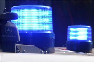 Blaulichter auf Einsatzwagen der Polizei. Foto: Carsten Rehder