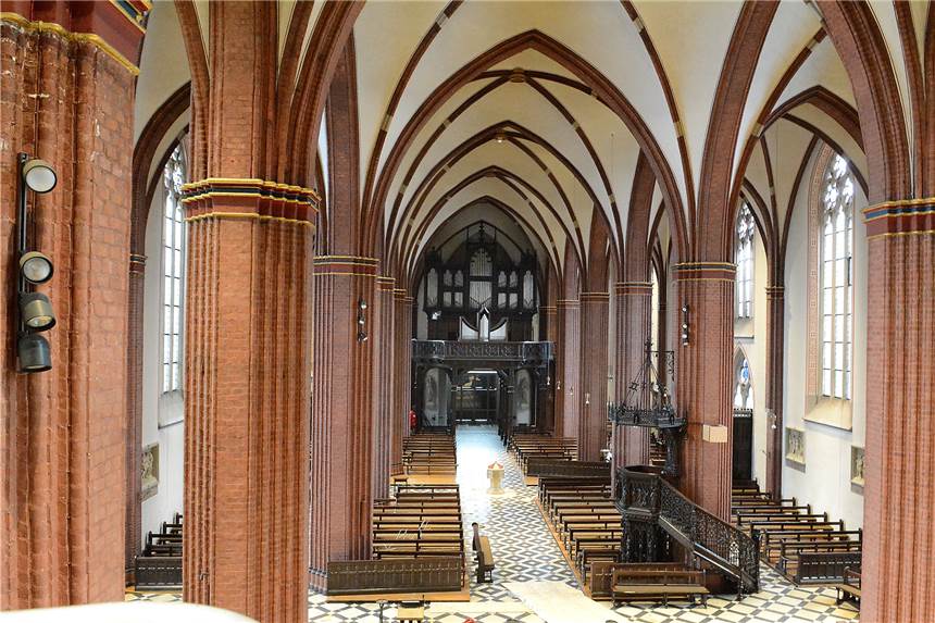 Heiligabend in Haltern: St. Sixtus verschiebt Anmeldetermin Bleiben die Kirchen Weihnachten leer oder können unter verschärften Bedingungen Gottesdienste gefeiert werden?