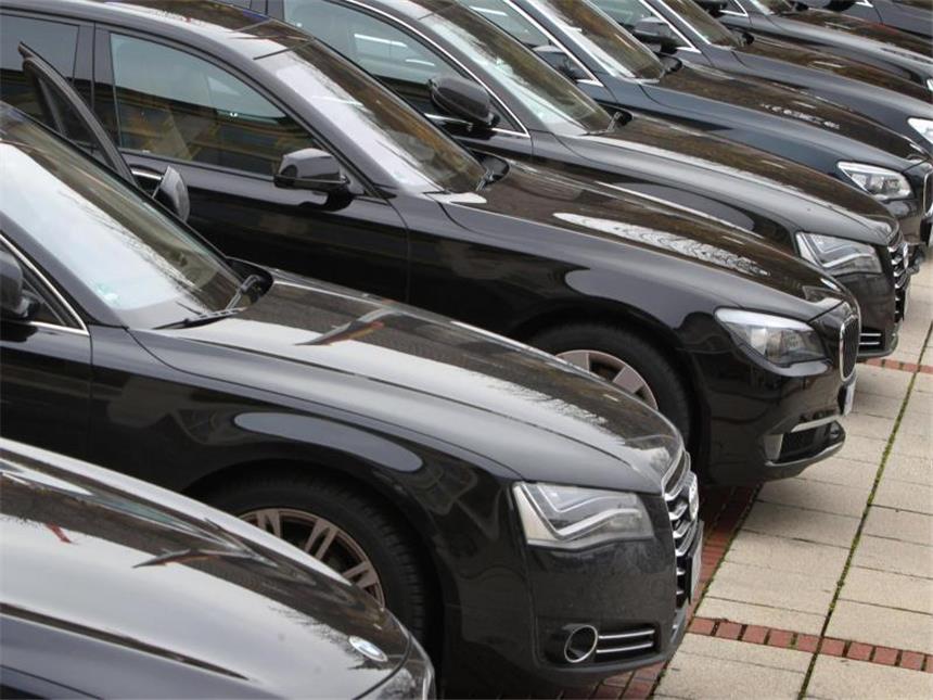 Bleibt der Dienstwagen aus Krankheitsgründen stehen, dann muss auch kein Nutzungsvorteil versteuert werden. Foto: Karl-Josef Hildenbrand/dpa