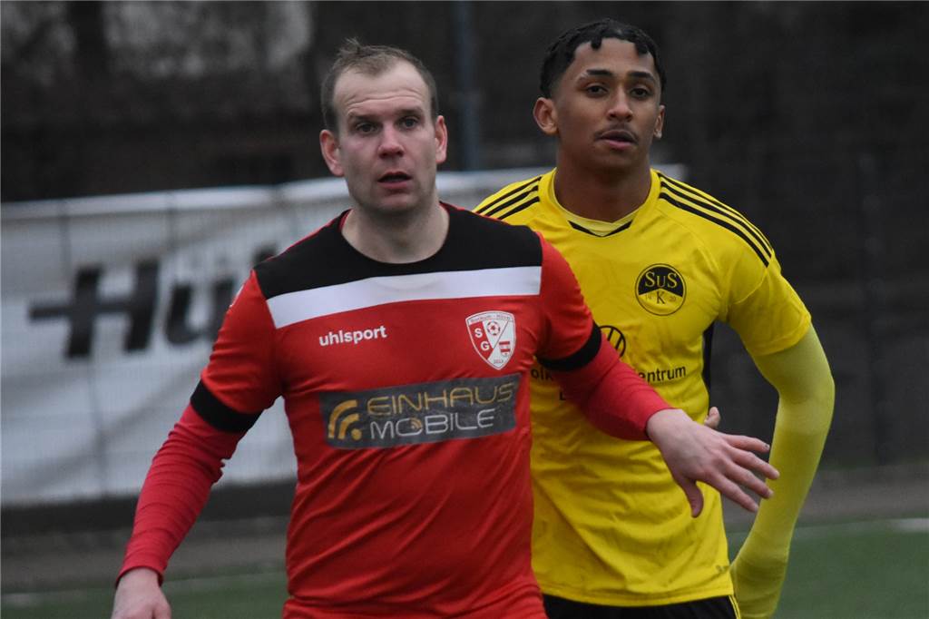 Kaiseraus Sportchef Philipp Bremer im Interview: Weite Kaderplanung trotz kleiner Kasse Bleibt der talentierte Dylan Pires (r.) beim SuS Kaiserau?