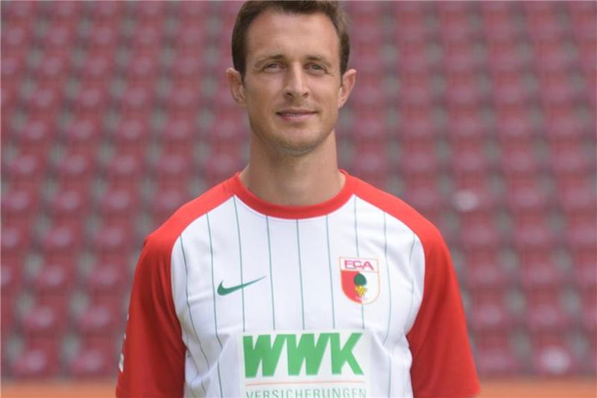 FC Augsburg verlängert Vertrag mit Routinier Janker Bleibt ein weiteres Jahr beim FC Augsburg: Routinier Christoph Janker. Foto: Stefan Puchner