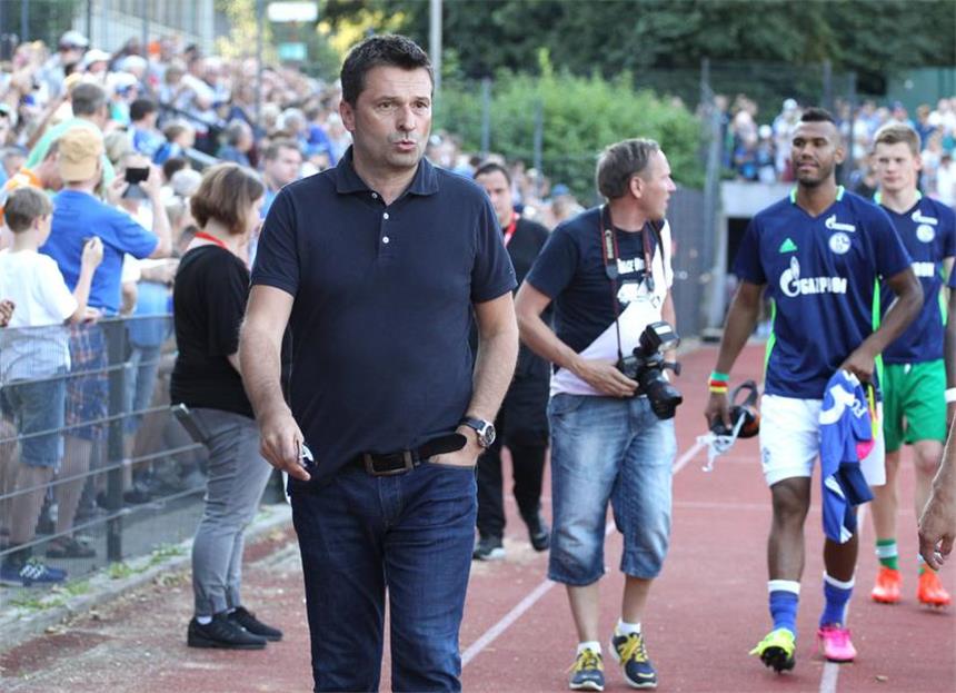 Diese Aufgaben warten noch auf Christian Heidel Bleibt im Poker um Leroy Sane gelassen: Schalke-Manager Christian Heidel.
