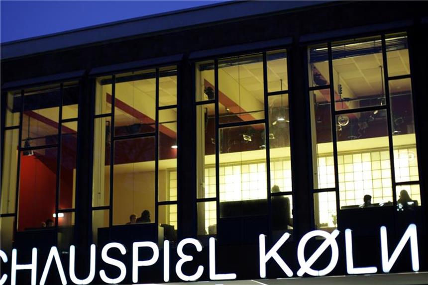 Blick auf das Schauspielhaus in Köln. Foto: Rolf Vennenbernd/Archiv