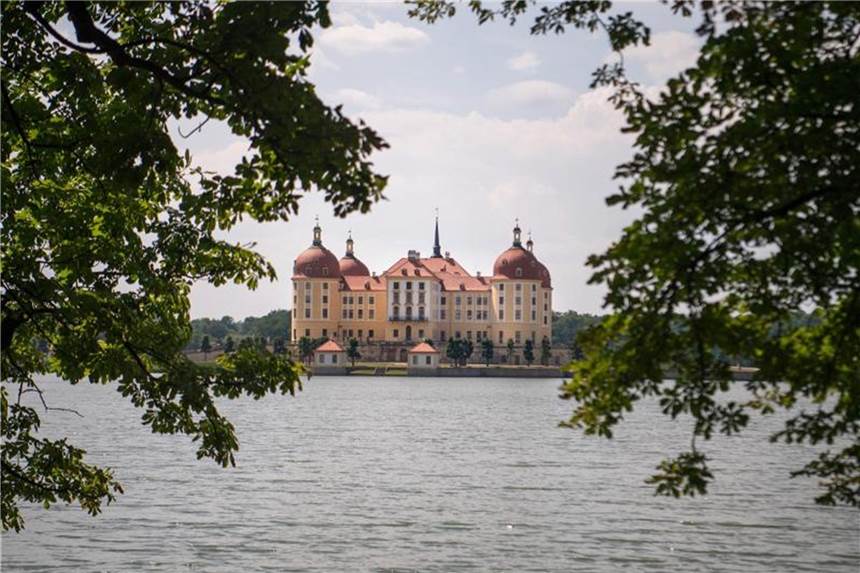 Moritzburg Festival: Kammermusik und Natur Blick auf das Schloss Moritzburg und den Schlossteich. Foto: Monika Skolimowska