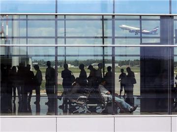 Blick auf den Flughafen Moskau-Scheremetjewo: Die Liste gilt als Reaktion auf EU-Einreiseverbote für russische Abgeordnete und Unternehmer. Foto: Maxim Shipenkov/Archiv