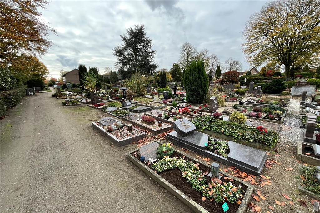 Schlechter Halloween-Scherz auf Friedhof am Südring Blick auf den Friedhof am Südring in Werne.