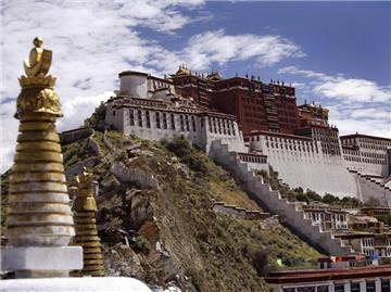 Blick auf den früheren Sitz des Dalai Lama, den Potala-Palast in Lhasa. Archivfoto: Adrian Bradshaw