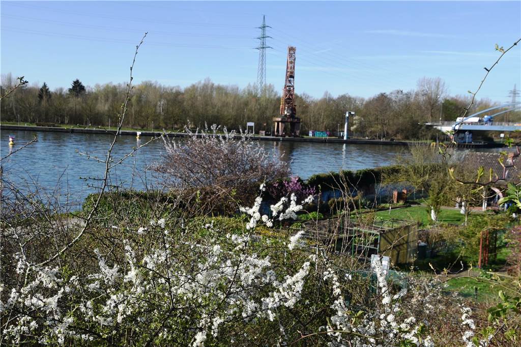 Blick auf den Preußenhafen mit dem Mohr-Kran.