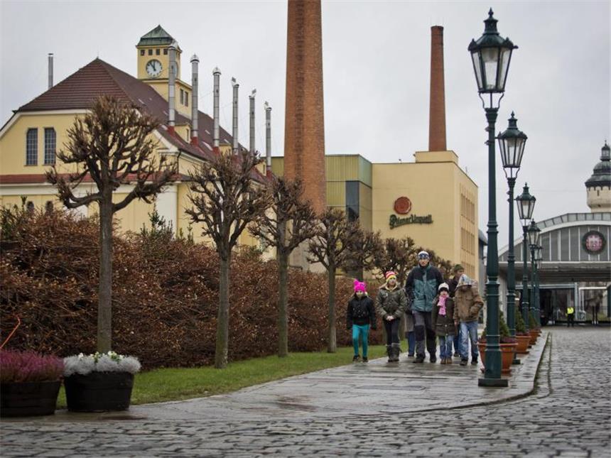 Pilsen: Von der Bier- zur Kulturhauptstadt Blick auf die Pilsner Urquell Brauerei. Foto: Matej Divizna