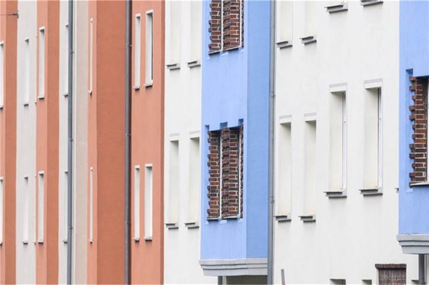 Mieterbund NRW fordert Mietenstopp für sechs Jahre Blick auf Mehrfamilienhäuser in der Innenstadt.