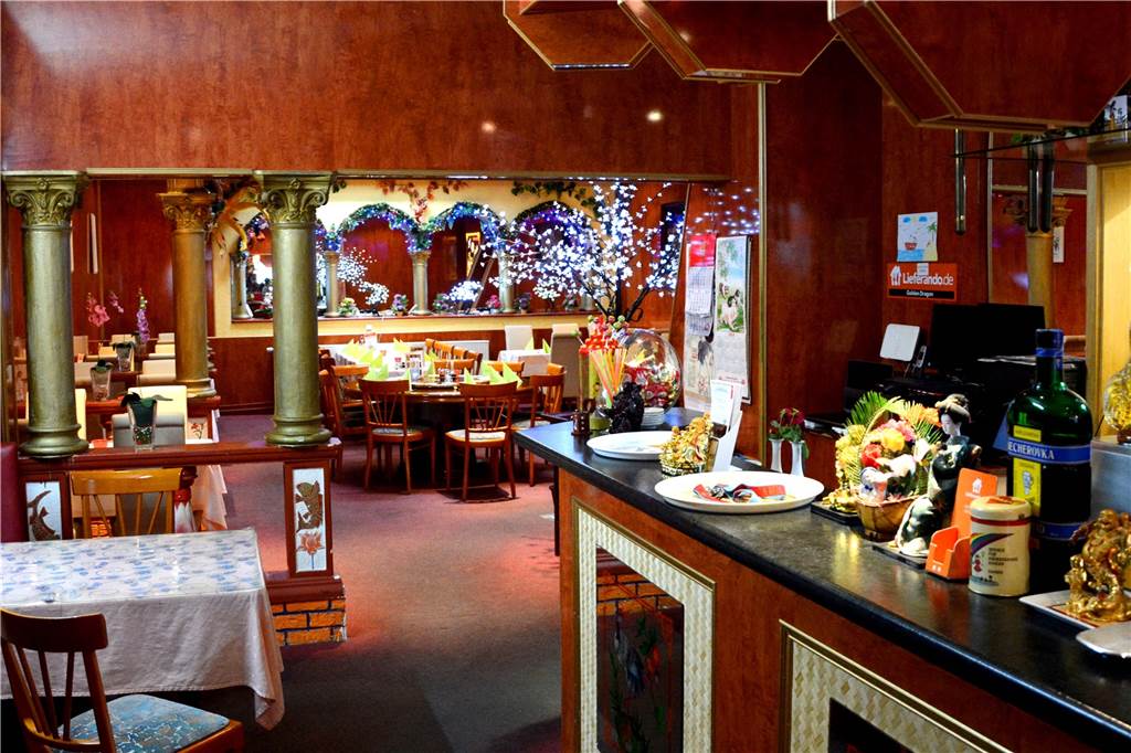 Asia-Restaurant „Golden Dragon“ überzeugt mit Charme und Spezialitäten aus Fernost Blick in den Gastraum: Für jede Gruppengröße gibt es im Restaurant einen Tisch.