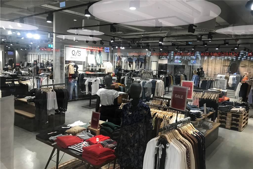 „Hell, wertig und transparent“: Neueröffnung in den Mercaden naht Blick in den neuen Store von Cecil und Street One: Es sieht aus, als könnte der Verkauf morgen starten.