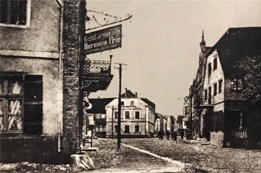 Blick in die Marktstraße: Dieses Bild entstand vor 1905, als es noch keine Kanalisation in Werne gab.