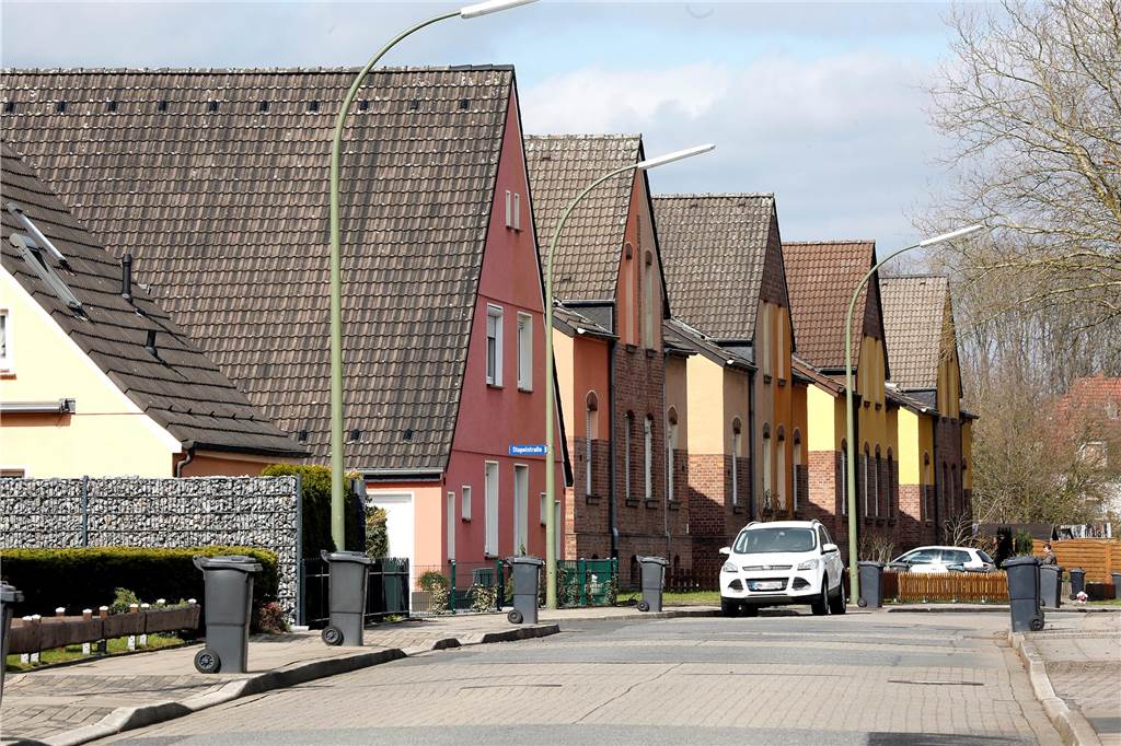 Blick in die Schlägelstraße in Rünthe: Ein neuer Ratgeber soll Besitzern alter Zechenhäuser helfen.