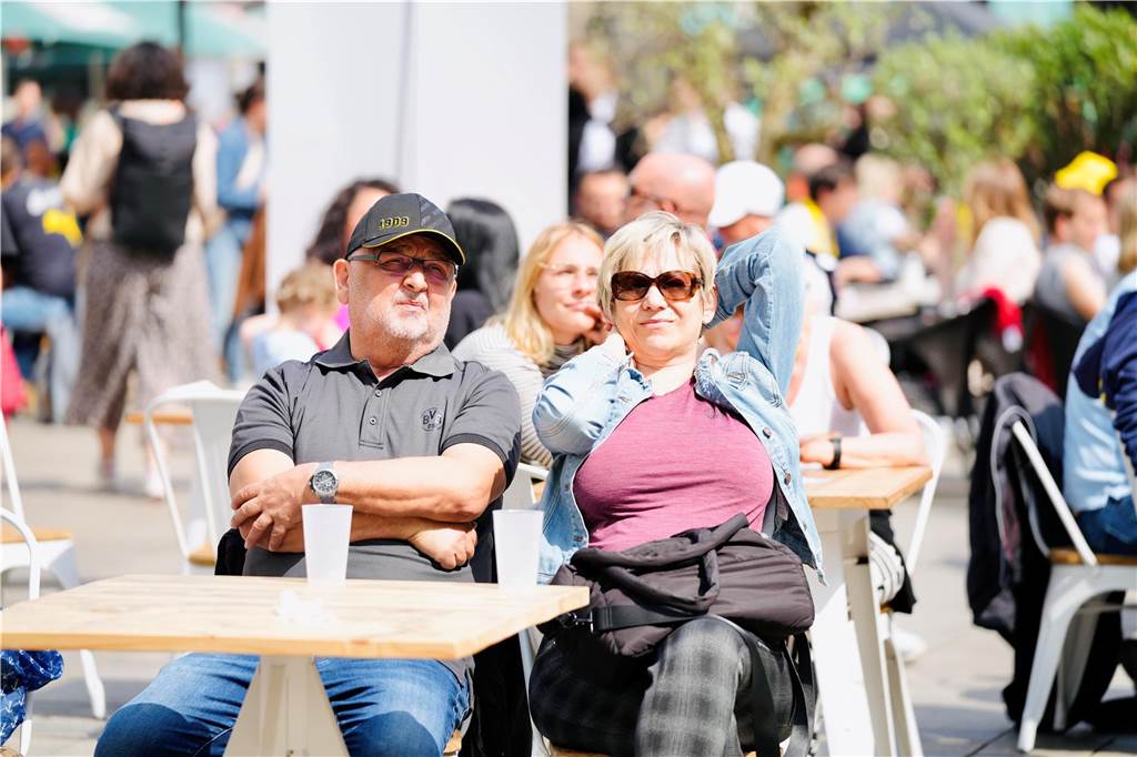 Blick ins Publikum beim Stadtfest Dortbunt.