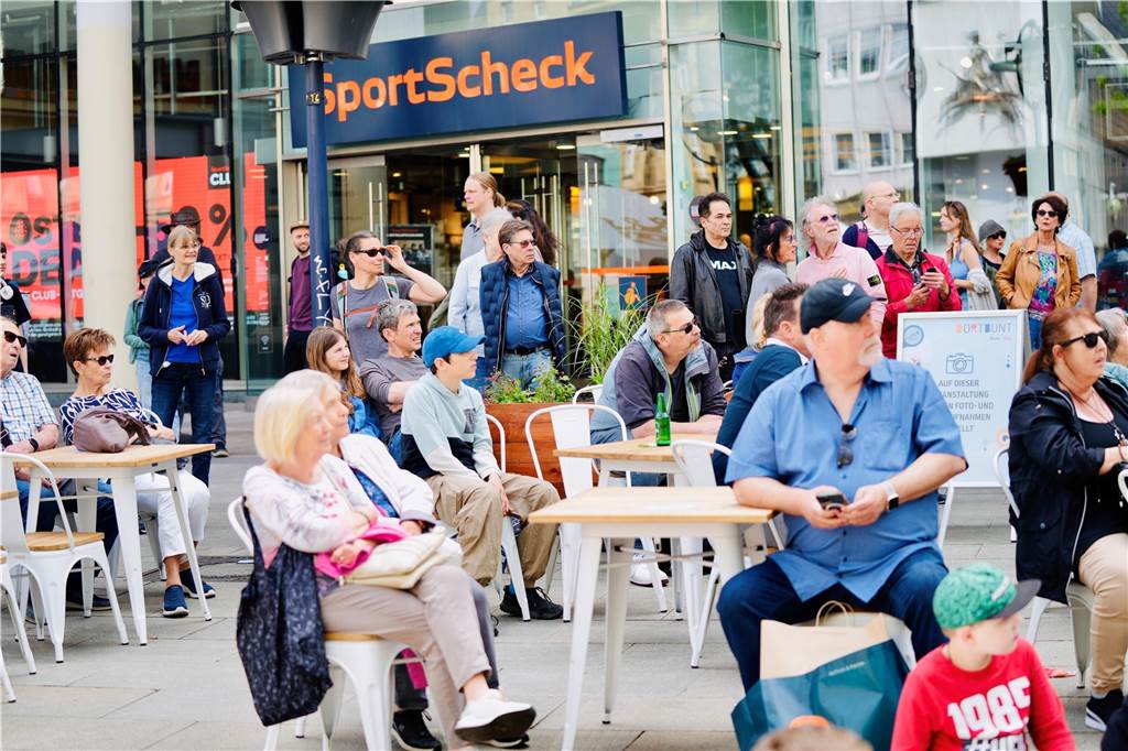 Blick ins Publikum beim Stadtfest Dortbunt.