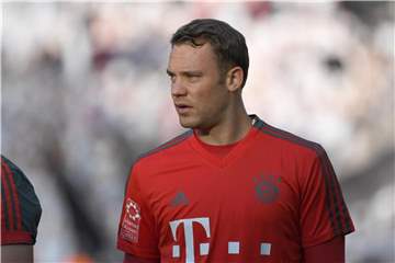Blickt nach einer schwierigen Saison wieder nach vorne: Bayern-Keeper Manuel Neuer. Foto: Peter Kneffel