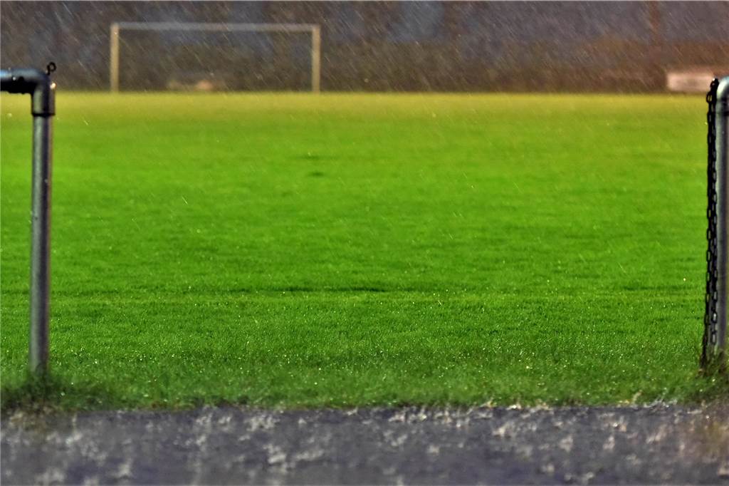 Blitz und Donner sorgen für Spielabbruch bei Lippramsdorf gegen Deuten Spielabbruch SV Lippramsdorf