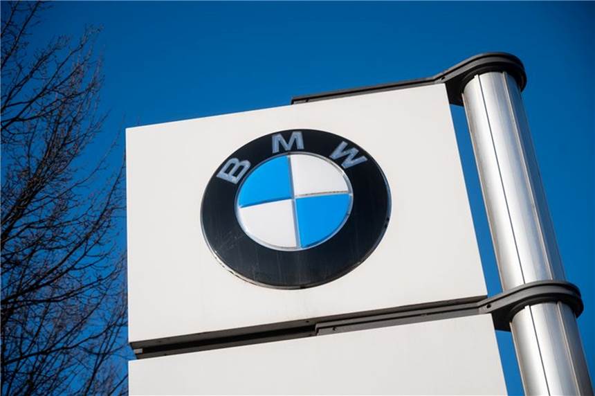 Umwelthilfe verklagt BMW und Mercedes-Benz BMW weist den behaupteten Anspruch der Umwelthilfe zurück weist und auf den Gesetzgeber hin