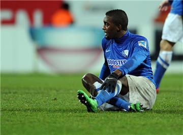 Bochums Angreifer Richard Sukuta-Pasu am Boden. Ein Bild mit Symbolcharakter. Nach der Niederlage gegen den FSV Frankfurt rutscht der VfL immer tiefer in den Abstiegskampf der 2. Bundesliga hinein.