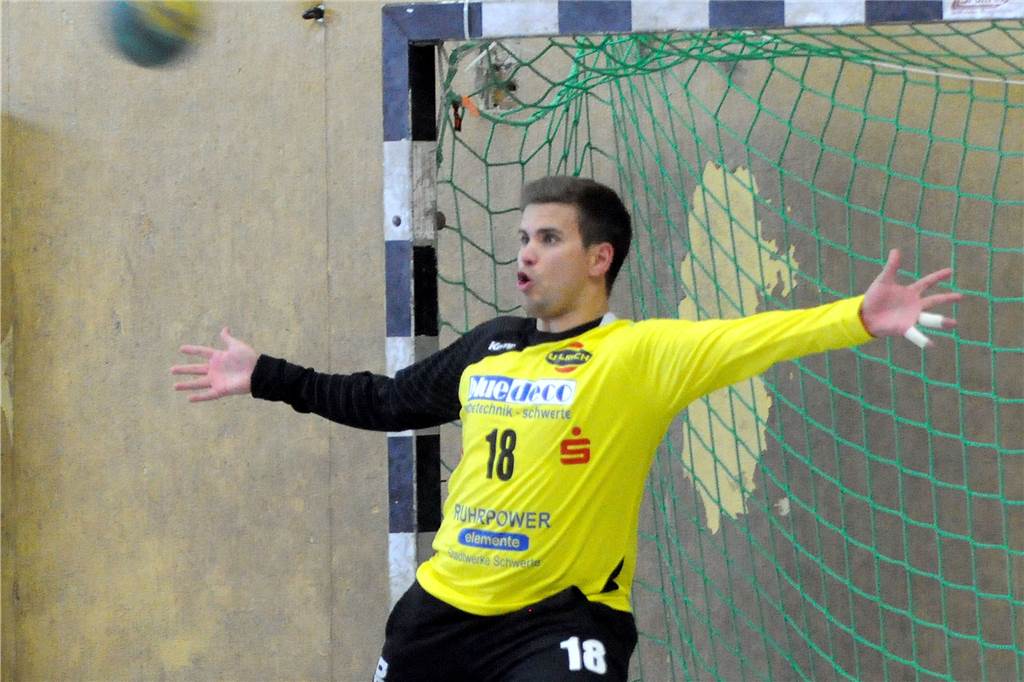 HSG-Frauen Börge Klepping, hier 2015 in einem seiner letzten Spiele als Torwart für die HSG Schwerte/Westhofen, kehrt als Torwarttrainer der Oberliga-Frauen zur HSG zurück.