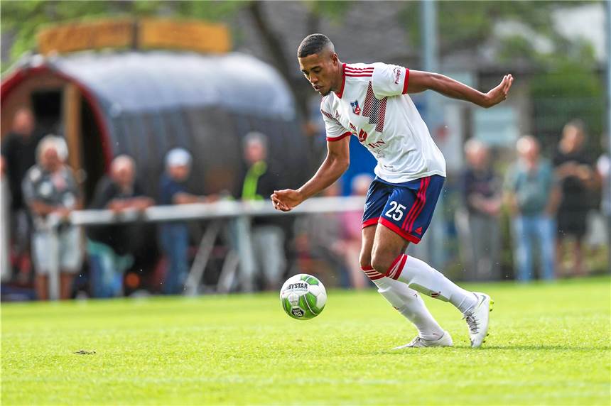 TuS Bövinghausen düpiert den ASC 09 Dortmund - so lief der Halbfinaltag beim Hecker Cup Bövinghausen steht im Finale des Hecker Cups.