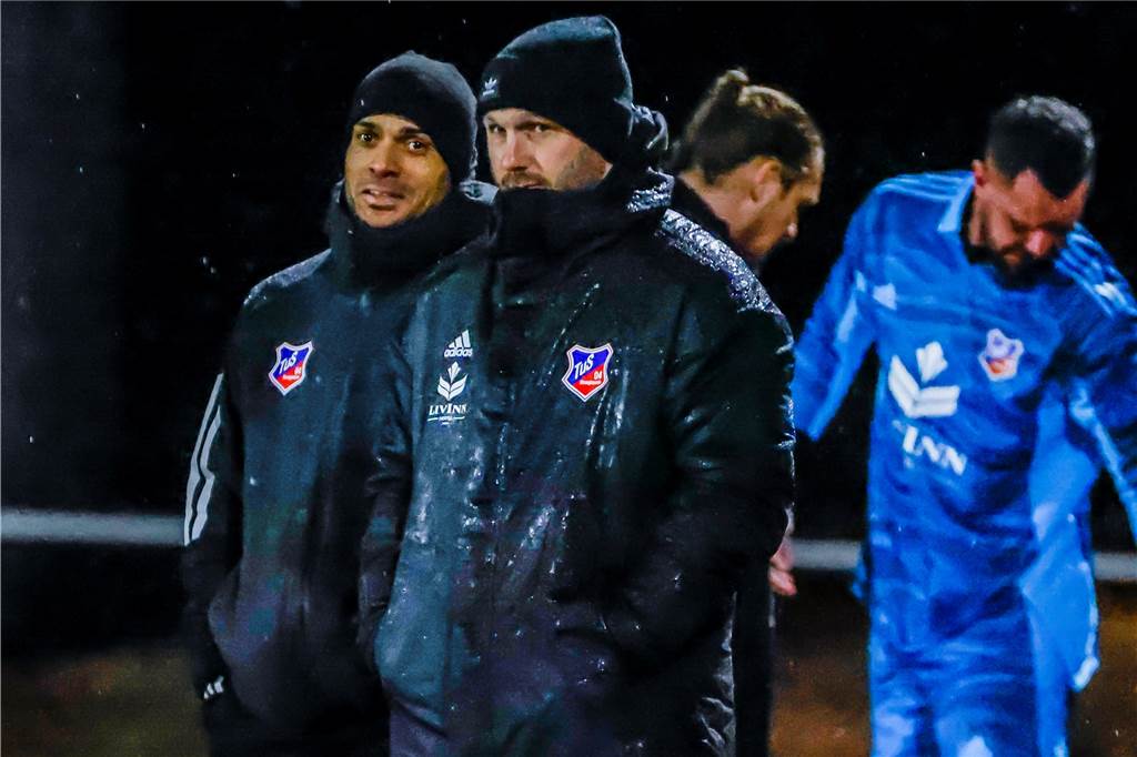 TuS Bövinghausen verliert gegen SV Sodingen: Ex-TuS-Spieler sorgt für die Entscheidung Bövinghausens Trainer Sebastian Tyrala sah eher bedient aus.