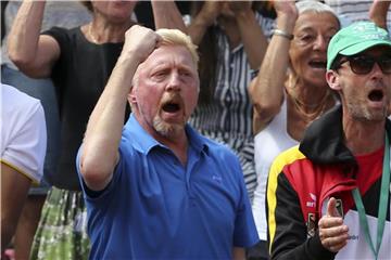Boris Becker feuert die deutschen Tennis-Herren an. Foto: Armando Franca