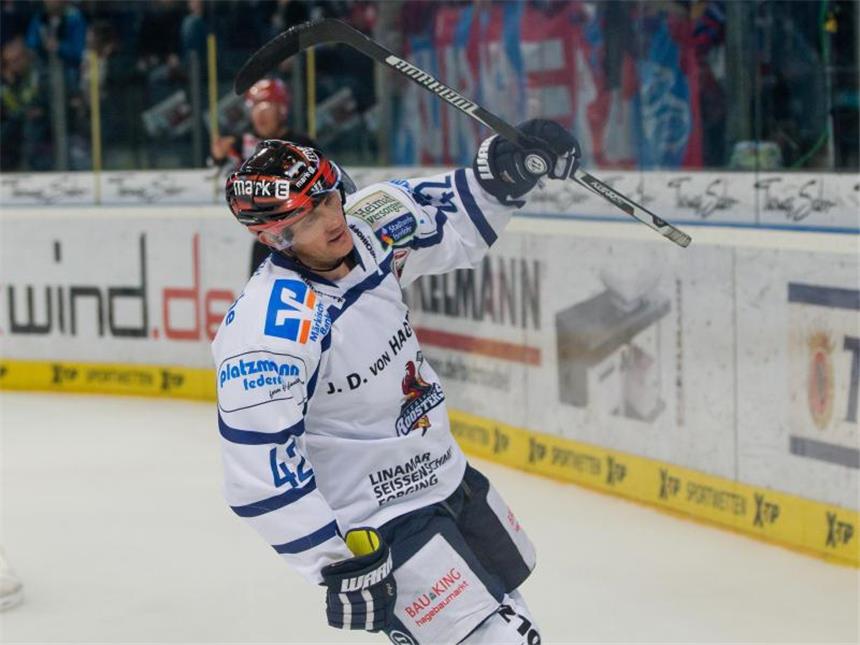 Iserlohn Roosters holen Stürmer Blank zurück Boris Blank absolvierte bislang 880 Spiele in der DEL. Foto: Daniel Karmann