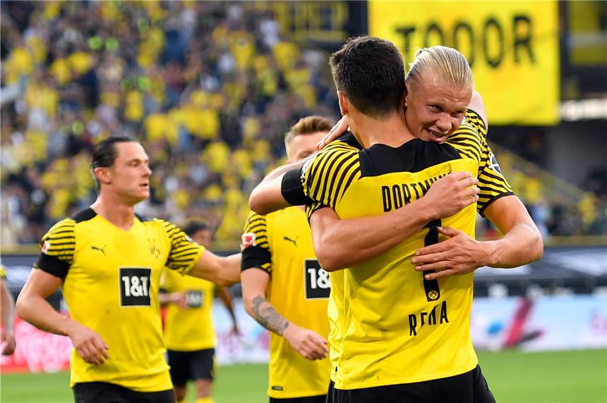 Alle Infos: BVB tritt bei Benefizspiel in Hagen an – So bekommt man Karten Borussia Dortmund nimmt an einem Benefizspiel in Hagen teil, um den Opfern der Hochwasserkatastrophe zu helfen.