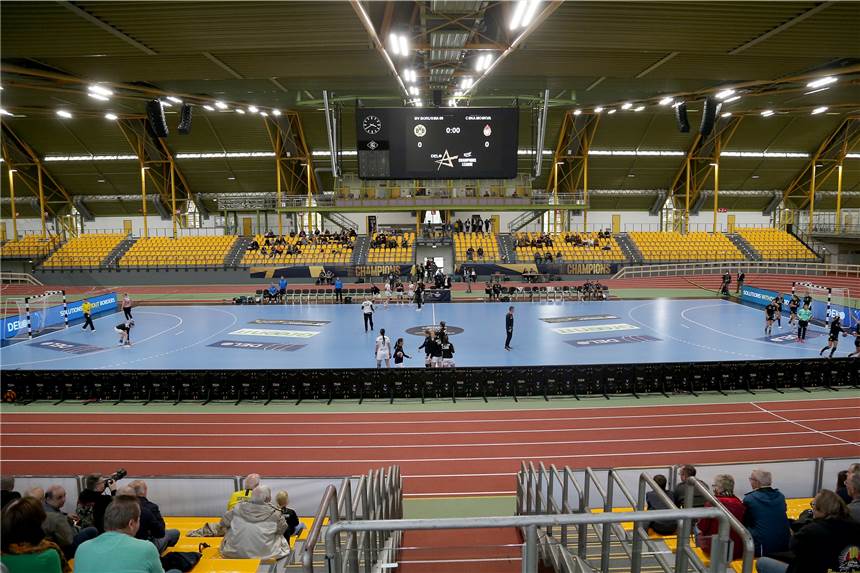 Hallen-Verwirrung ist perfekt: BVB zieht erneut um, aber jetzt ist alles geklärt Borussia Dortmund spielt nun doch in der Helmut-Körnig-Halle in der Champions League.