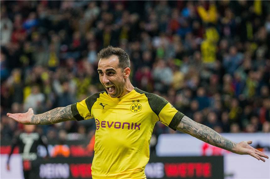 Fix: BVB verpflichtet Paco Alcacer fest bis 2023 Borussia Dortmund zieht die Kaufoption bei Paco Alcacer.