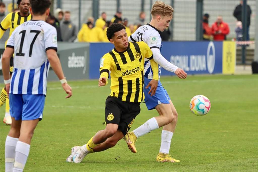 Borussia Dortmunds U19 im Halbfinal-Rückspiel gegen den Nachwuchs von Hertha BSC.