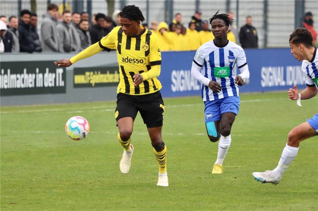 Borussia Dortmunds U19 im Halbfinal-Rückspiel gegen den Nachwuchs von Hertha BSC.