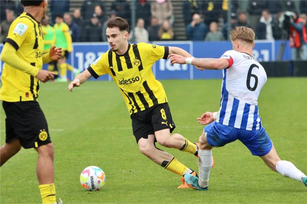 Borussia Dortmunds U19 im Halbfinal-Rückspiel gegen den Nachwuchs von Hertha BSC.
