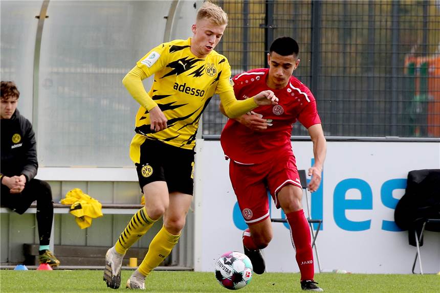 Spielen die BVB-Talente in diesem Jahr noch einmal? Die Entscheidung steht fest Borussia Dortmunds U19-Junior Dennis Lütke-Frie fällt länger verletzt aus.