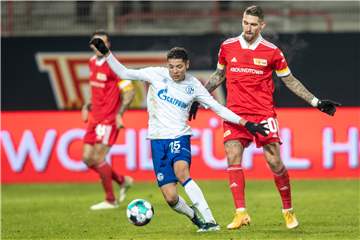 Brachland Offensive: Daher braucht Schalke Amine Harit (l., hier gegen Robert Andrich von Union Berlin).