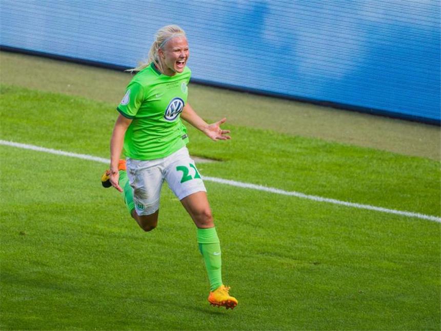 Wolfsburgs besiegt Atlético - Bayern verliert Brachte die Frauen vom VfL Wolfsburg gegen Madird auf die Siegerstraße: Pernille Harder. Foto: Rolf Vennenbernd