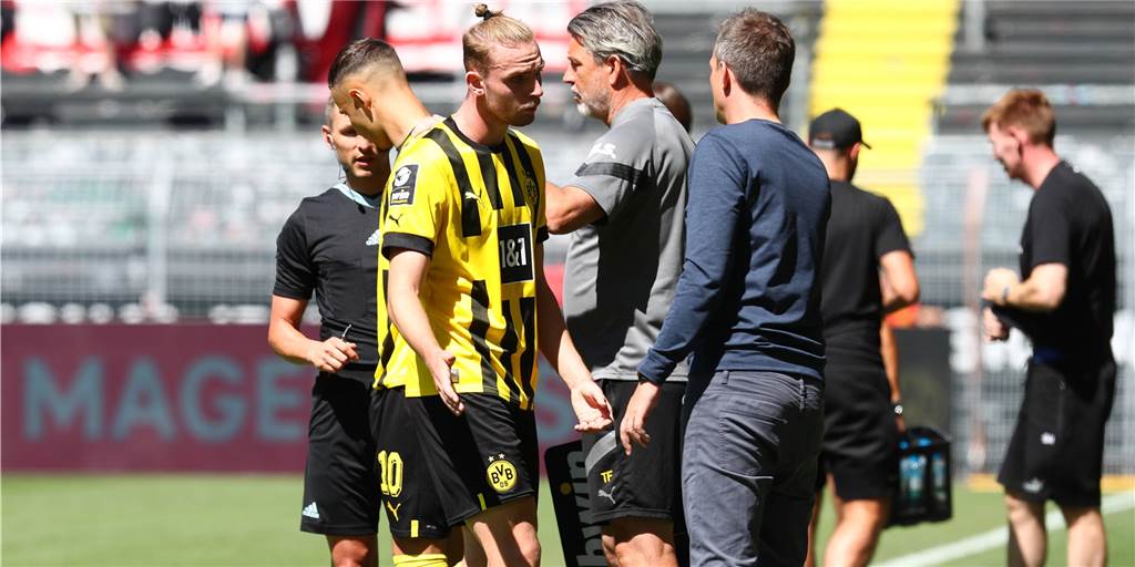 BVB-Stürmer Fink vor Wechsel zum FC Basel: Das sind die Details Bradley Fink wird ausgewechselt.