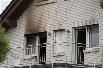 Brandspuren an der Fassade des Einfamilienhauses in Mörlenbach. Foto: Silas Stein
