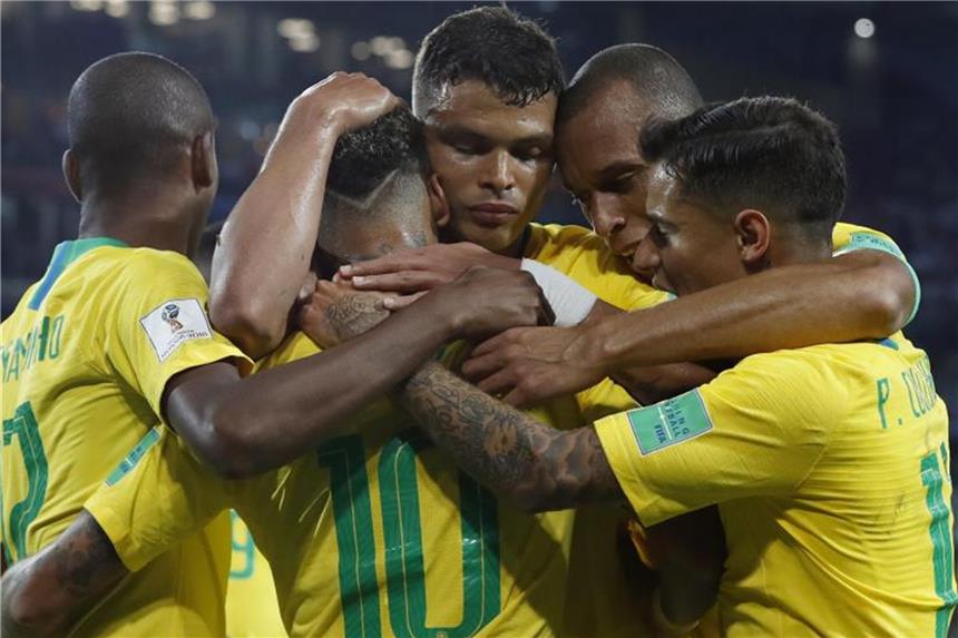 Rekorde und Kurioses: Elf WM-Zahlen vor der K.o.-Runde Brasilien könnte Deutschlands Torrekord einstellen. Foto: Rebecca Blackwell/AP